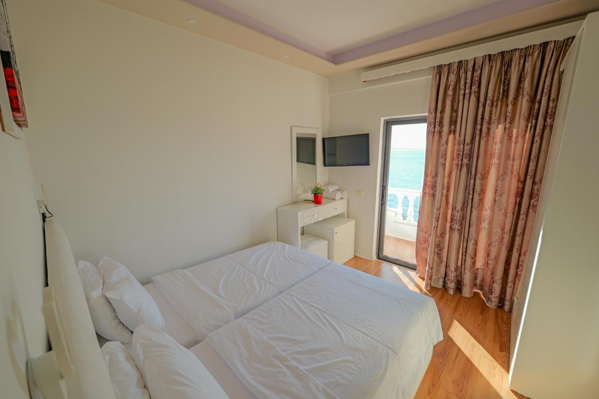 Hotel Iliria Sarande Luaran gambar
