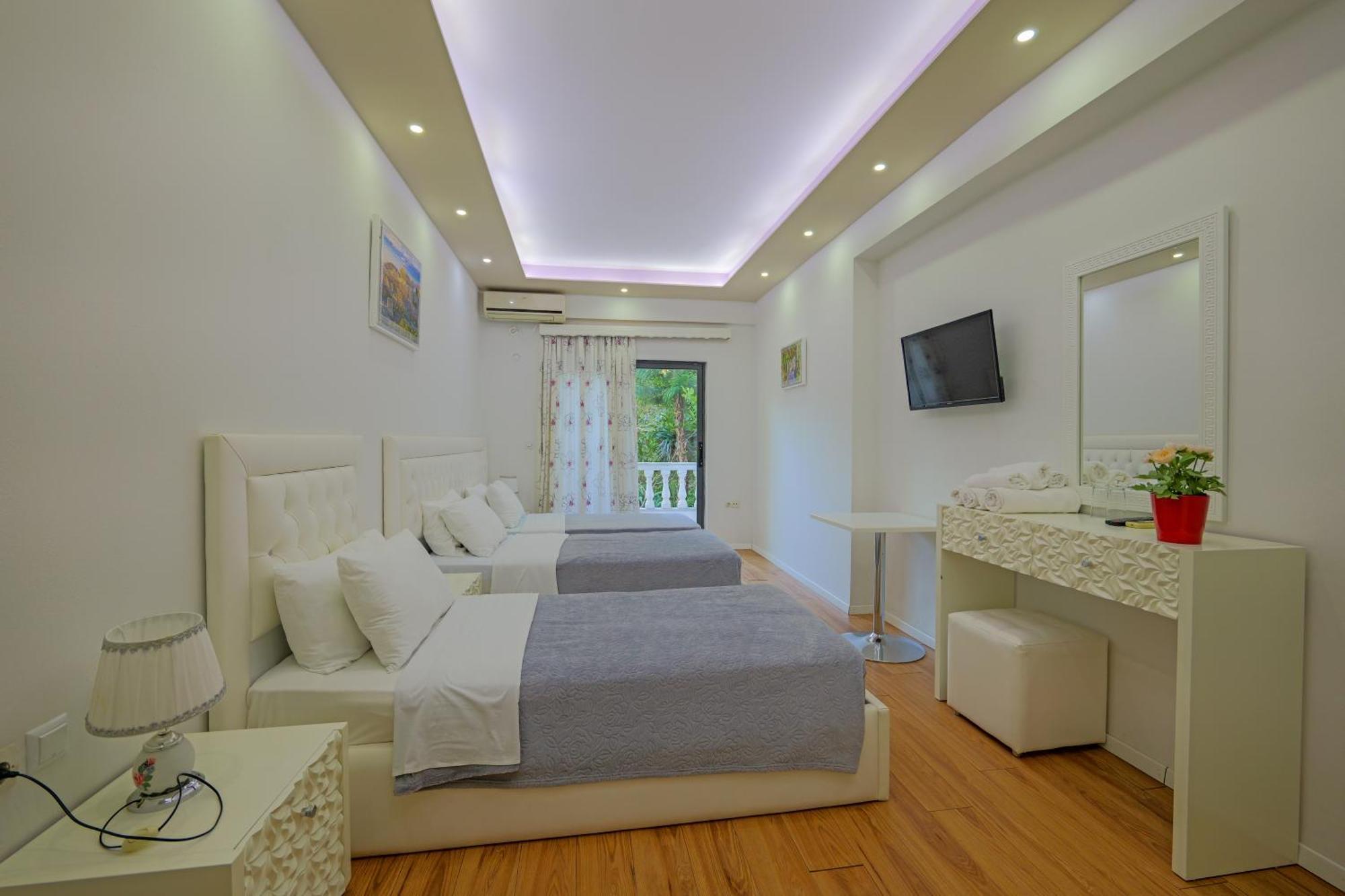 Hotel Iliria Sarande Luaran gambar