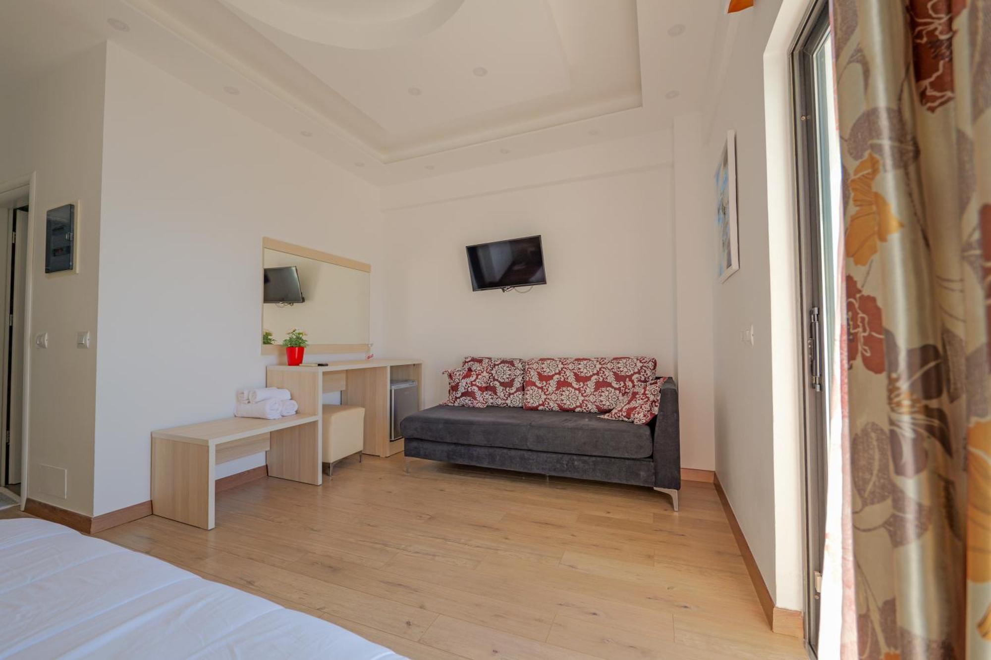 Hotel Iliria Sarande Luaran gambar