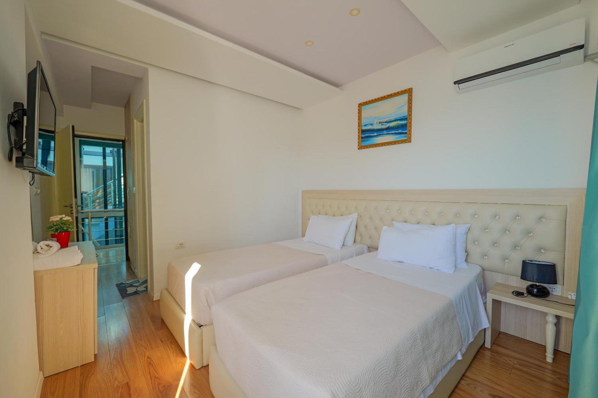 Hotel Iliria Sarande Luaran gambar