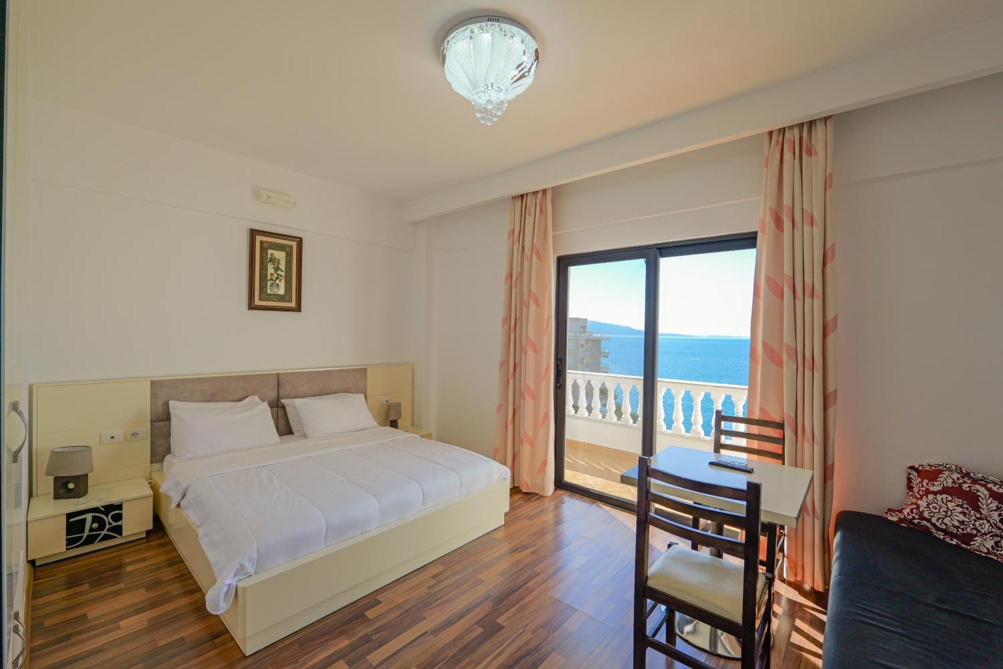 Hotel Iliria Sarande Luaran gambar