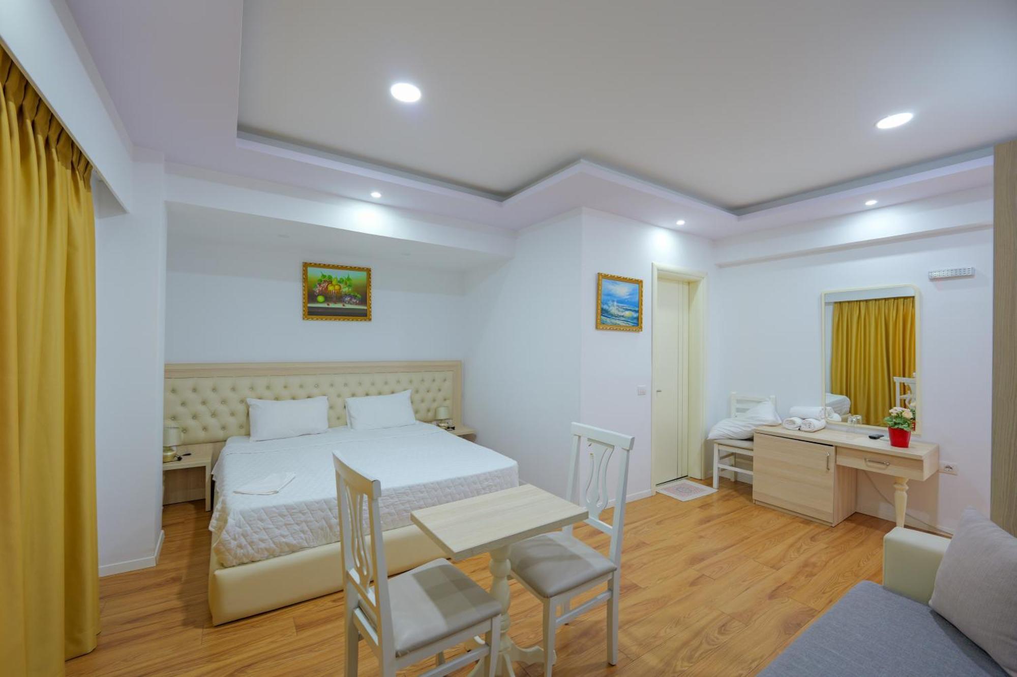 Hotel Iliria Sarande Luaran gambar