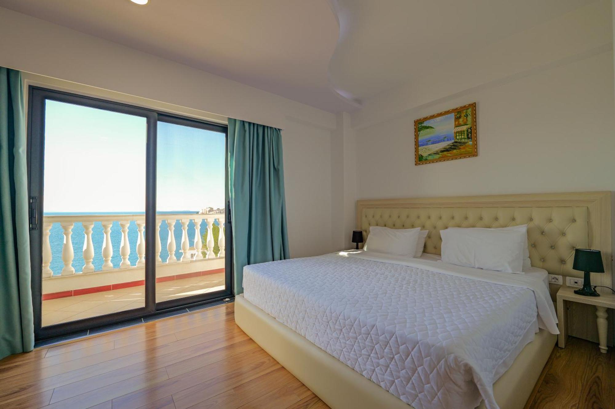 Hotel Iliria Sarande Luaran gambar