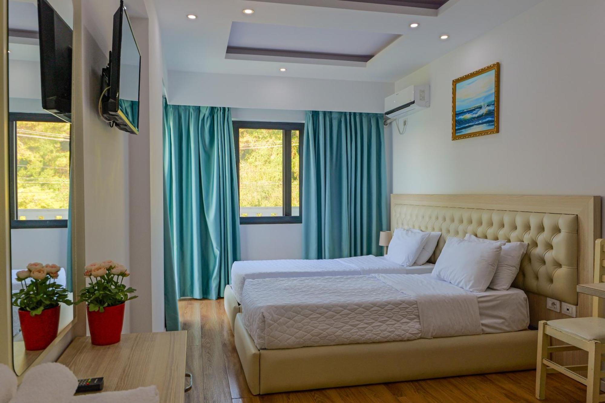 Hotel Iliria Sarande Luaran gambar