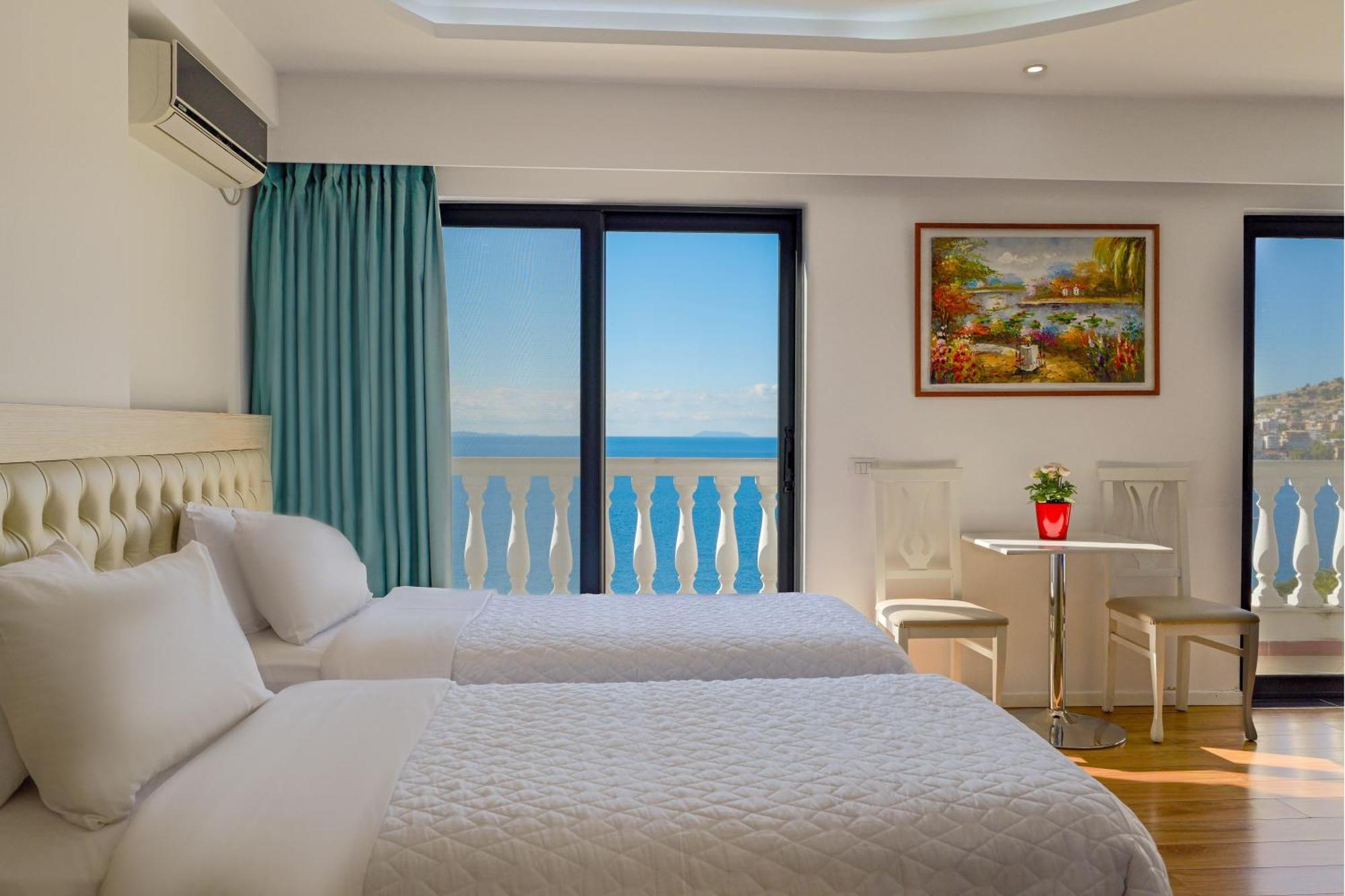 Hotel Iliria Sarande Luaran gambar