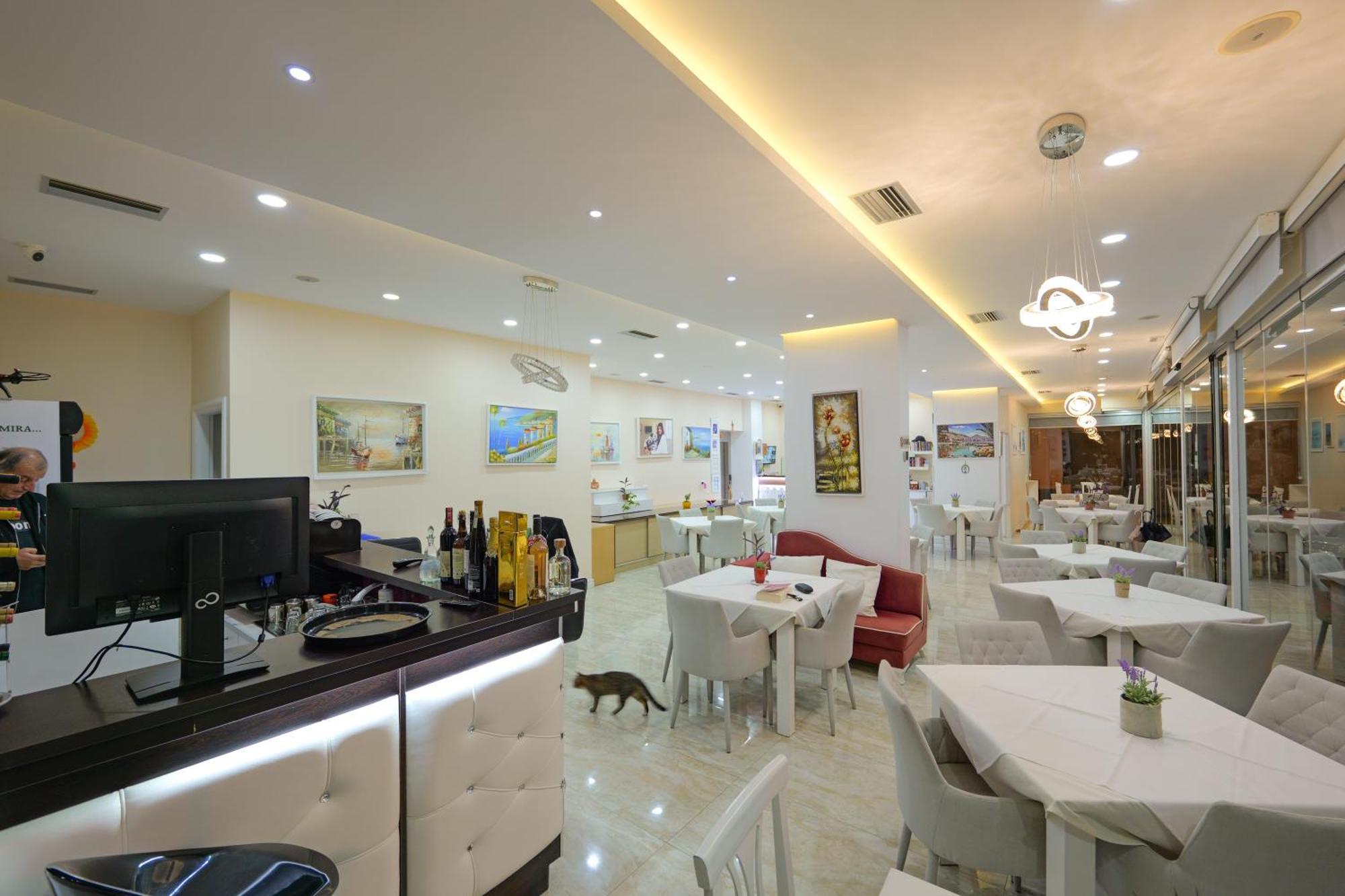 Hotel Iliria Sarande Luaran gambar