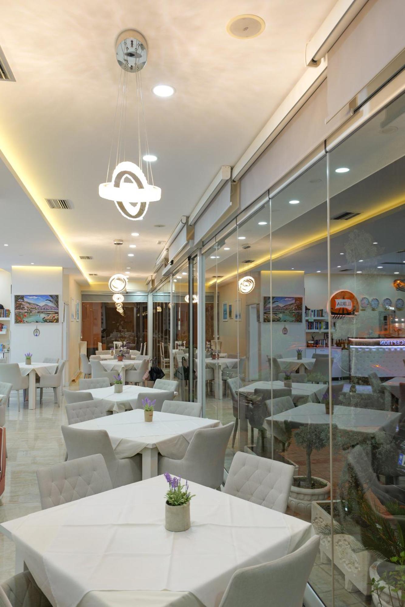 Hotel Iliria Sarande Luaran gambar